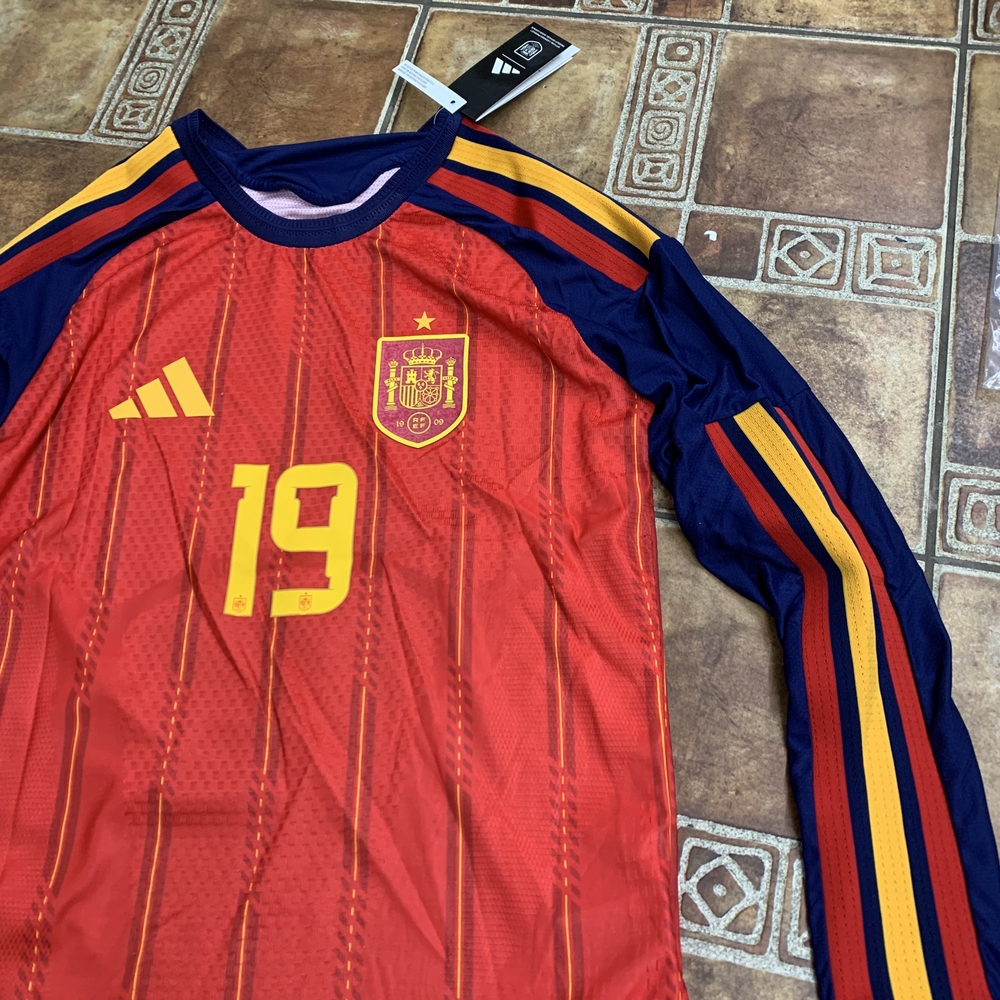 Adidas Spain 2026 Lamine Yamal Long Sleeve World Cup Player Jersey Size M - Picture 3 of 5